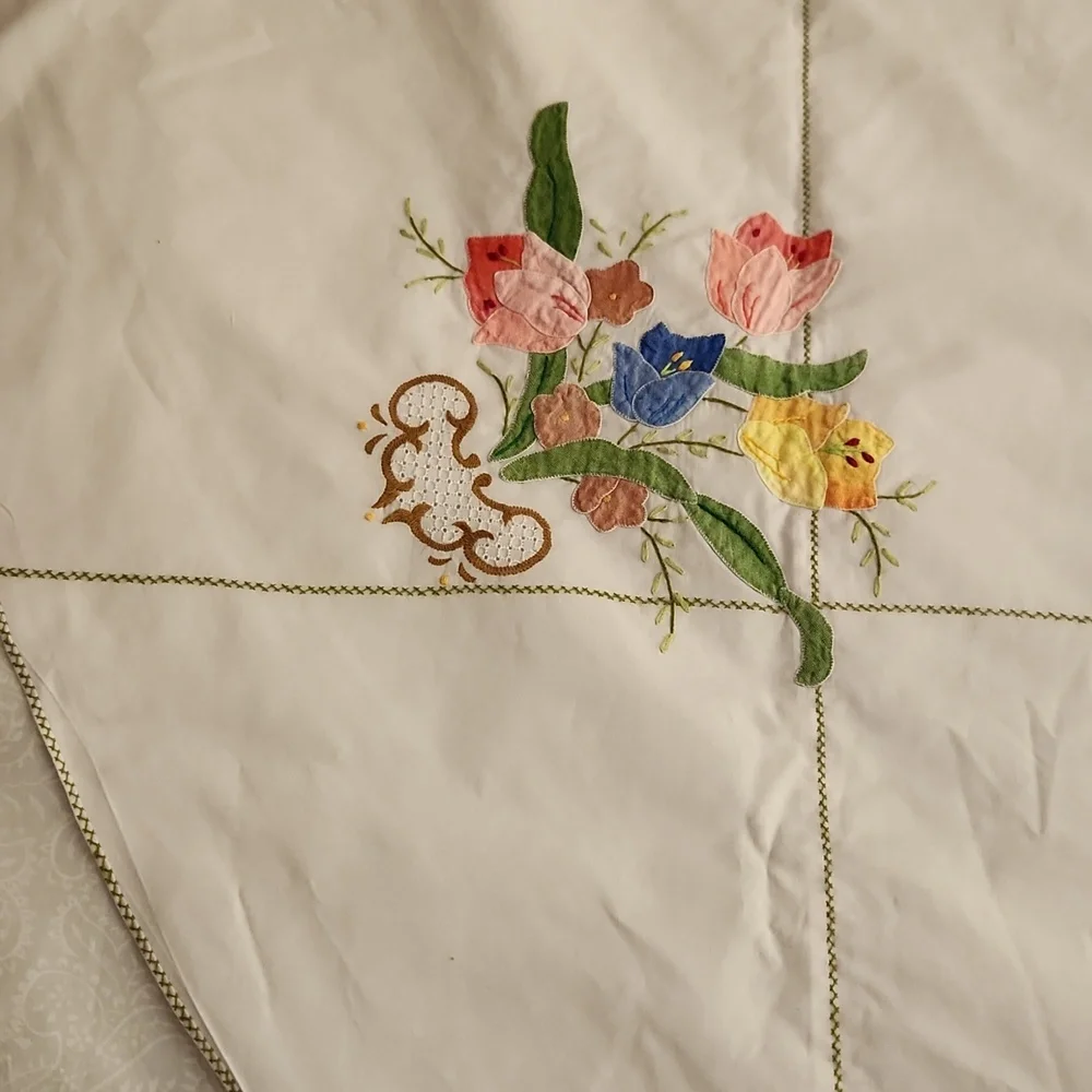 Vintage Floral Embroidered White Tablecloth With Multicolor Oblong 64